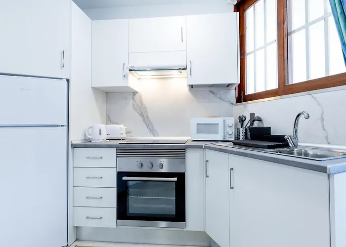 1i. Cozy Flores With Pool 아파트