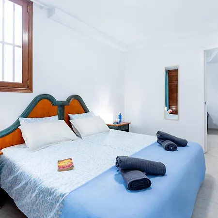 1i. Cozy Flores With Pool Адехе