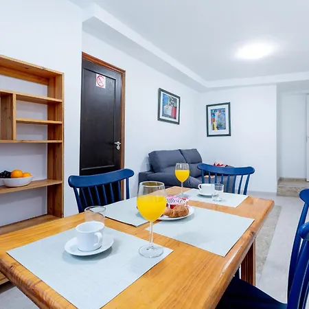 公寓 1i. Cozy Flores With Pool